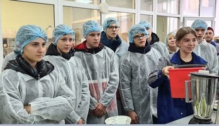 Школьники на предприятиях Русагро Школьники на предприятиях Русагро